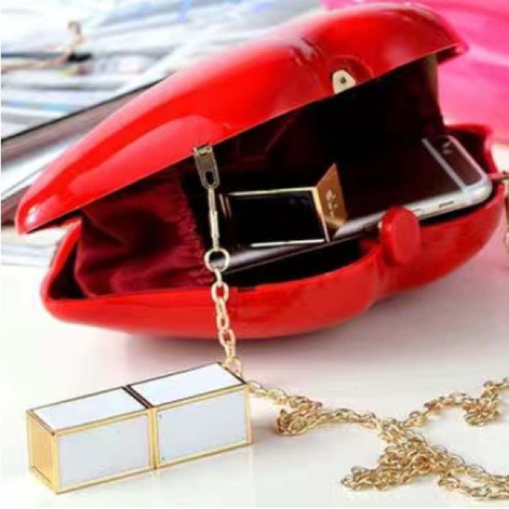 Kiss my Lips -Red Bag/Clutch - Picture 7 of 13